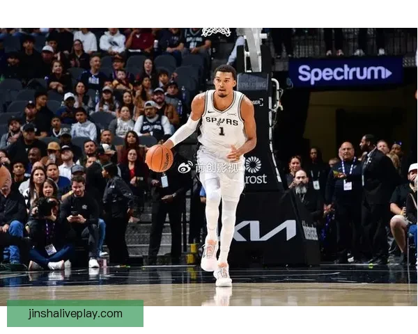 以文班亚马率马刺豪取六连胜单场二十六分十四板四助五帽空接暴扣